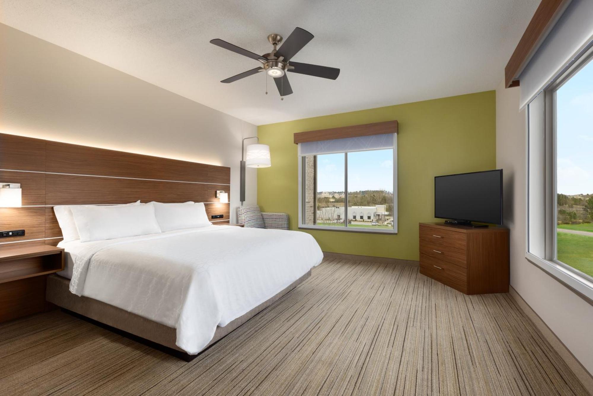 Holiday Inn Express Hotel & Suites Opelika Auburn By Ihg Екстериор снимка