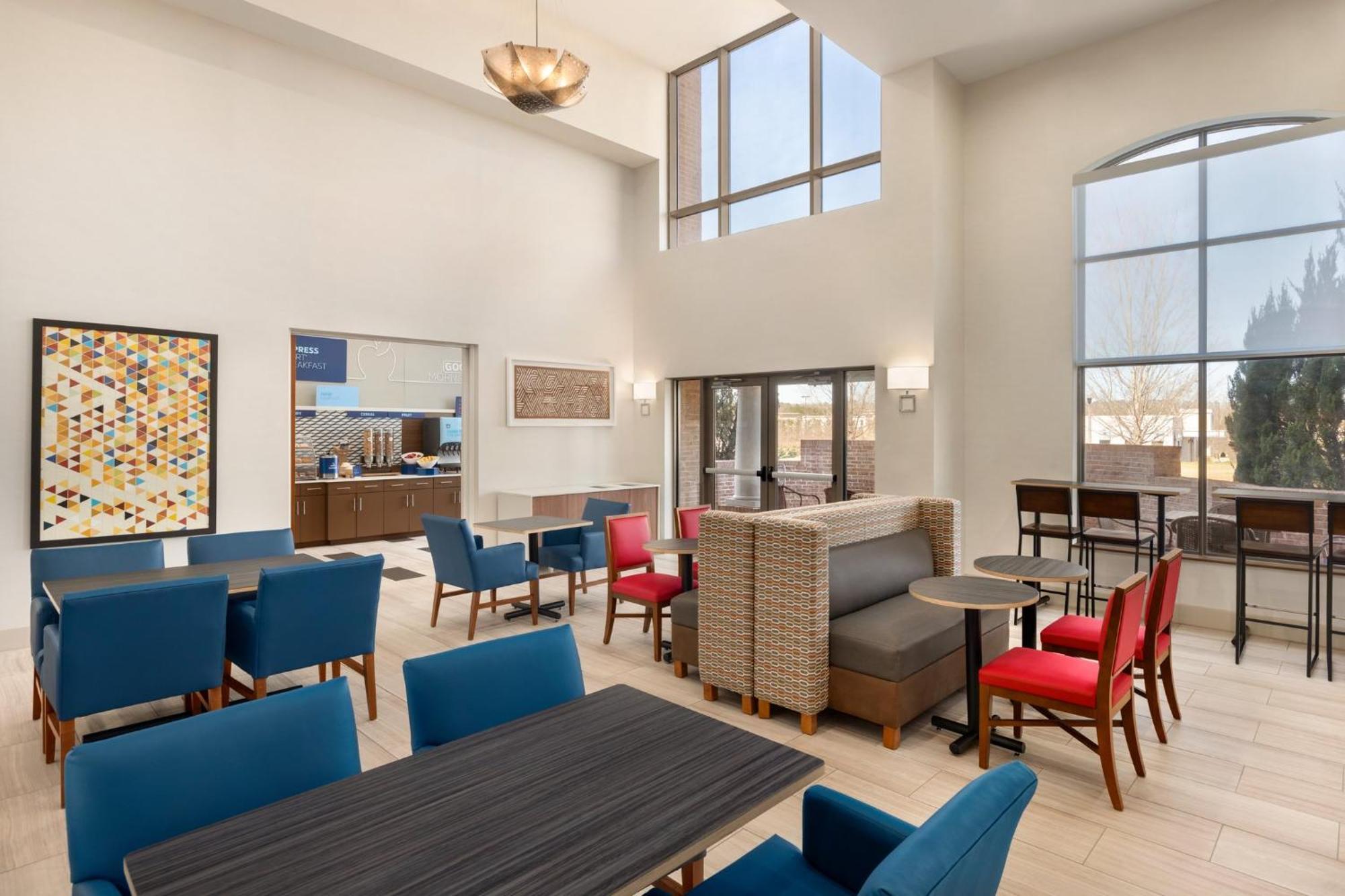 Holiday Inn Express Hotel & Suites Opelika Auburn By Ihg Екстериор снимка