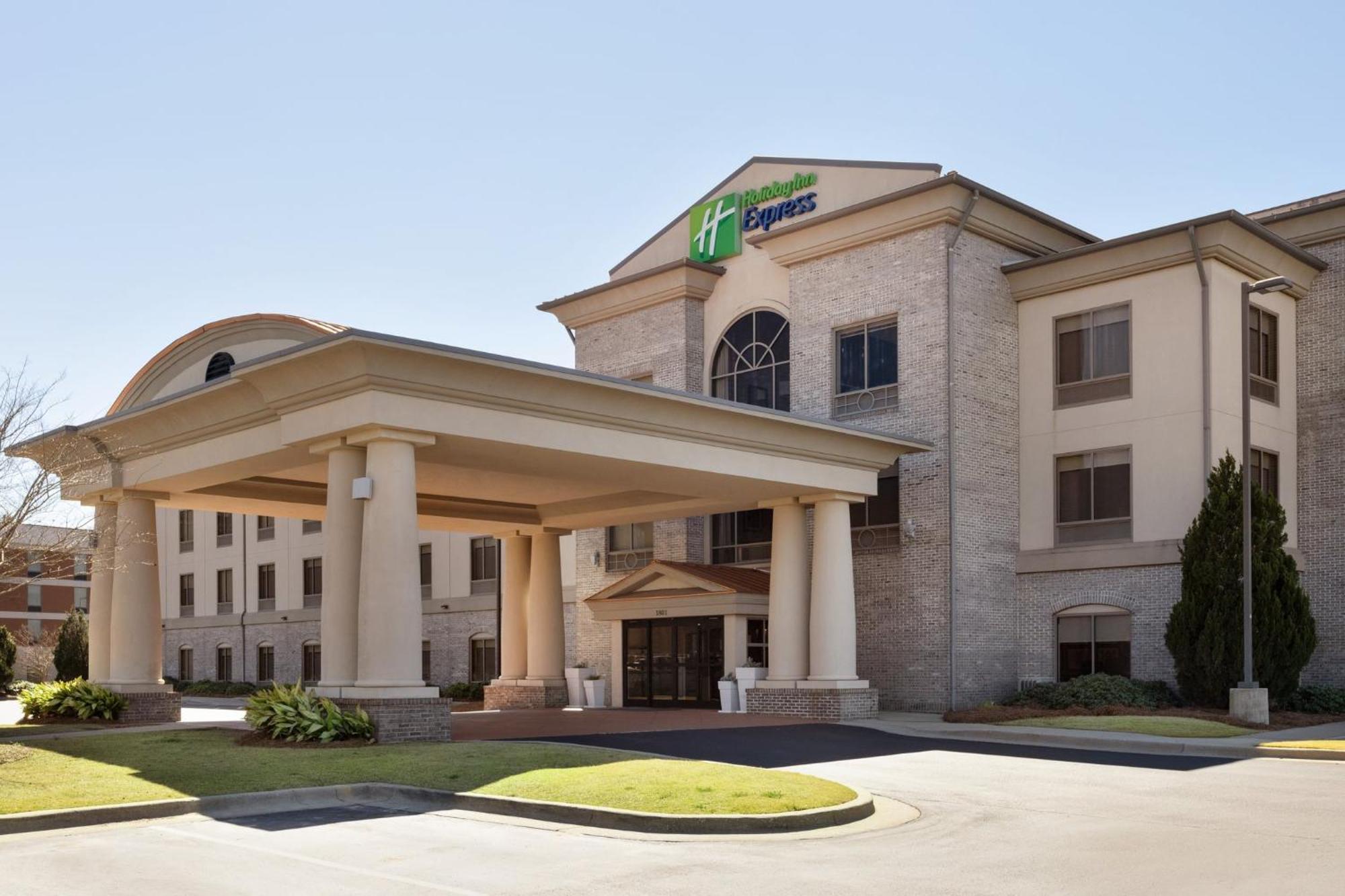 Holiday Inn Express Hotel & Suites Opelika Auburn By Ihg Екстериор снимка