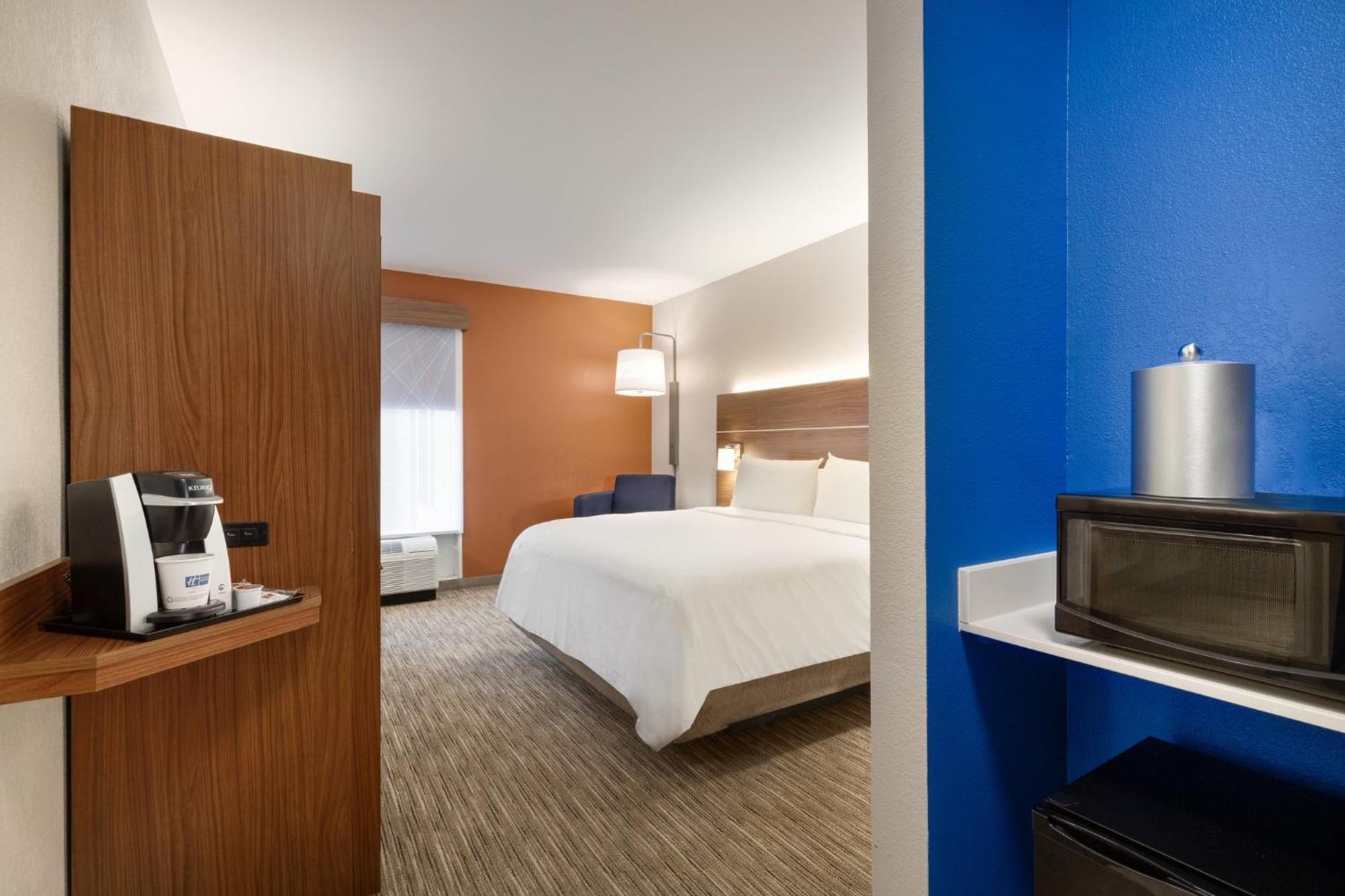 Holiday Inn Express Hotel & Suites Opelika Auburn By Ihg Екстериор снимка