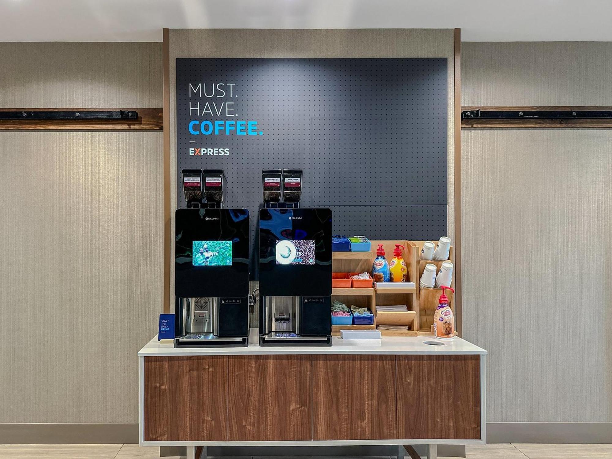 Holiday Inn Express Hotel & Suites Opelika Auburn By Ihg Екстериор снимка